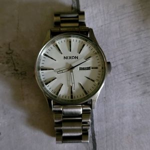 Nixon sentry